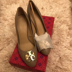 Tory Burch Luna Wedges Calf Leather - French Gray
